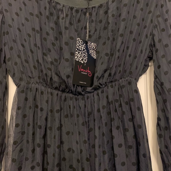 Silk grey dress with black polka dots. - Picture 6 of 7